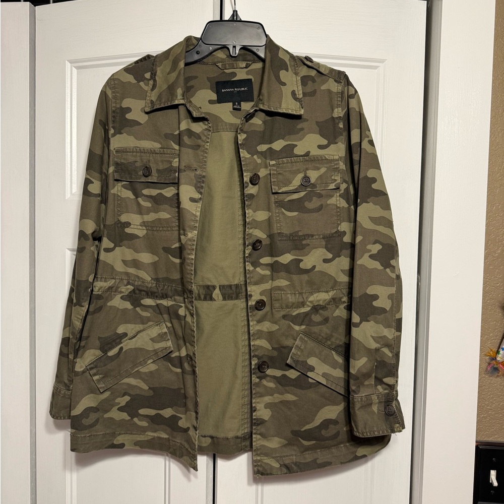 Banana Republic camo jacket